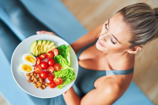 Vrouw gaat koolhydraat arm eten