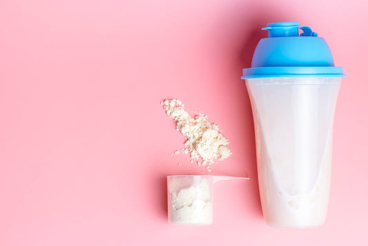 Vegan creatine shake met creatine monohydraat poeder voor sporters