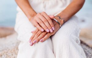 Vrouw zonder gespleten nagels