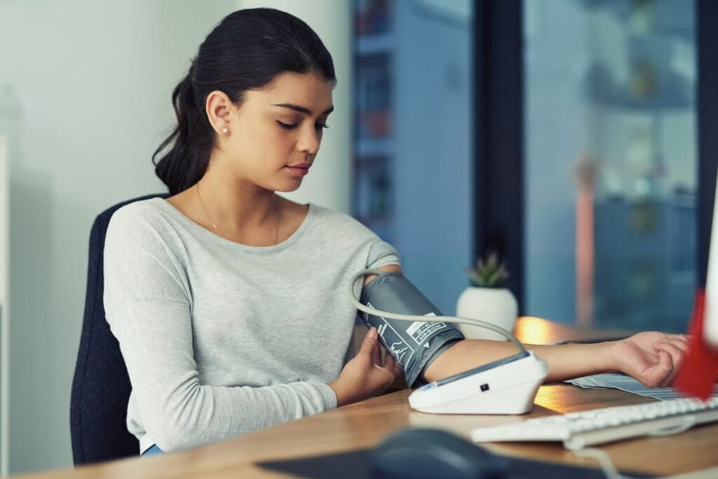 Vrouw vraagt welke bloeddruk is gevaarlijk